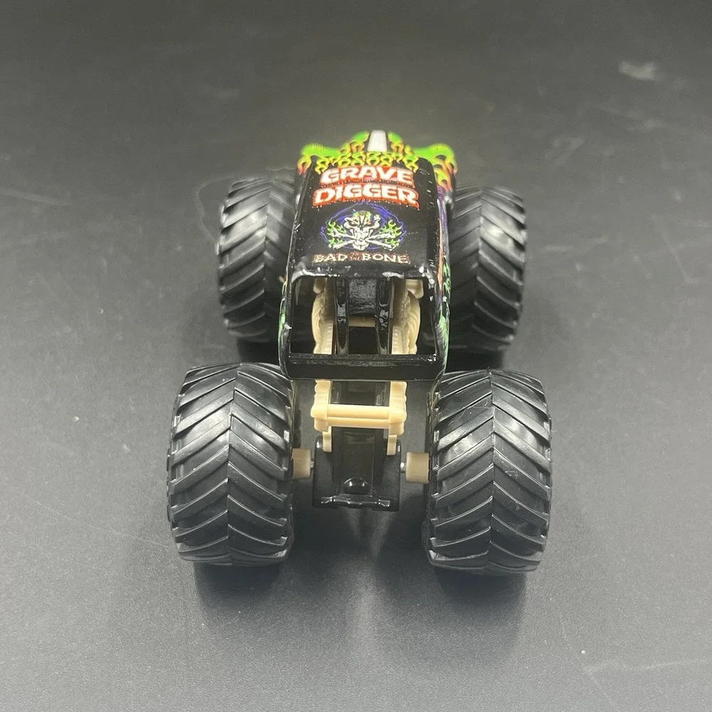 Monster Jam Grave Digger Diecast Top Monster Truck‎ Bad To The Bone 1:24 Scale